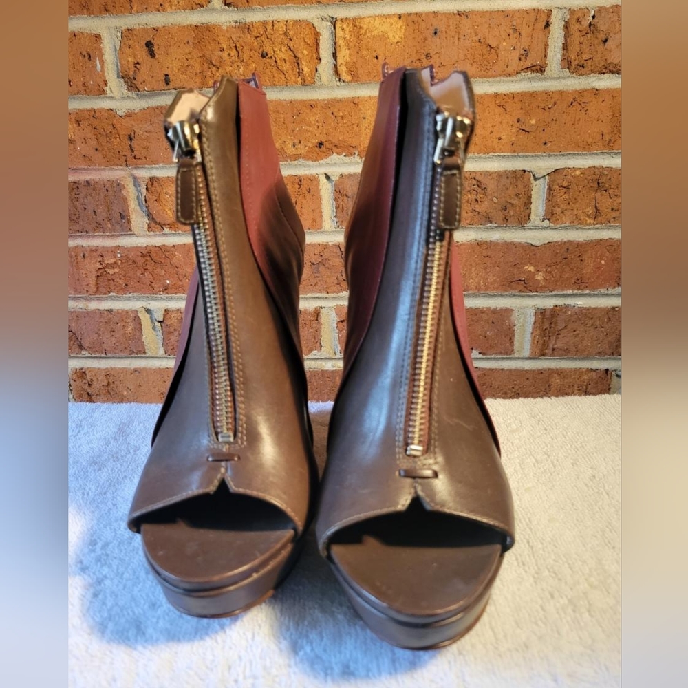 Ankle bootie brown & wine size 10